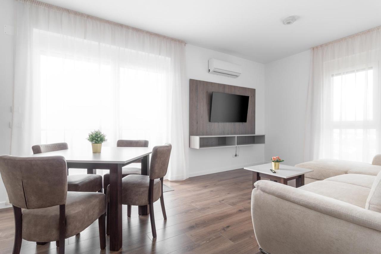 Grand Hill Flats Apartment ออราแด ภายนอก รูปภาพ