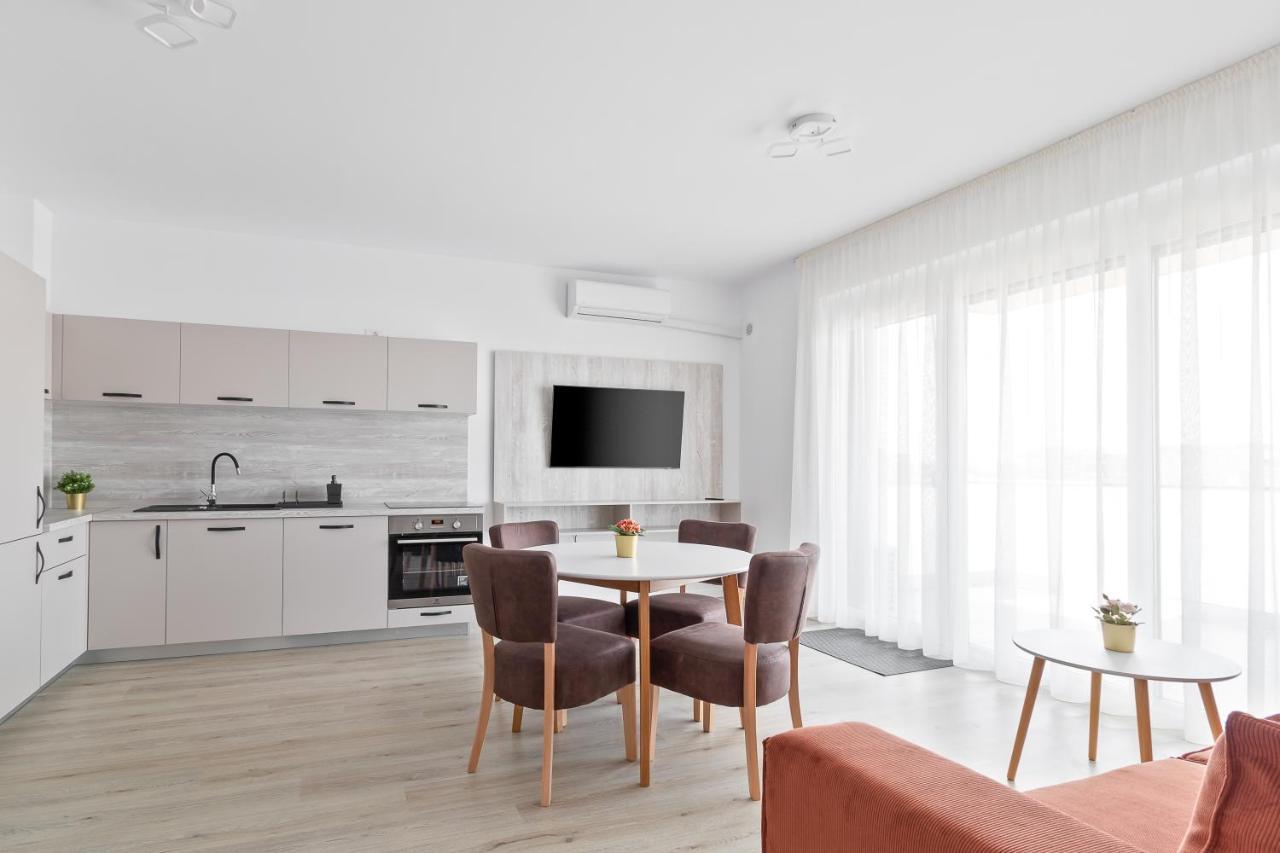 Grand Hill Flats Apartment ออราแด ภายนอก รูปภาพ