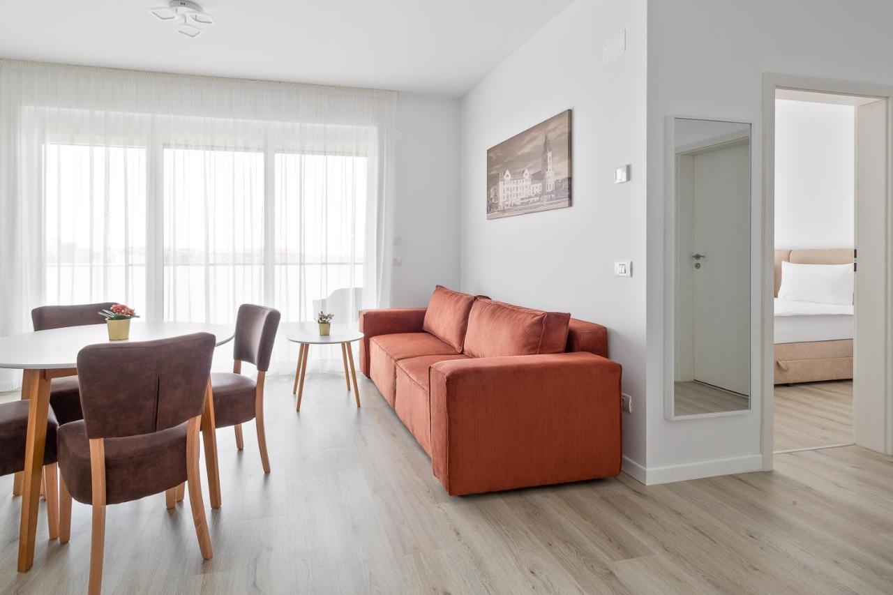 Grand Hill Flats Apartment ออราแด ภายนอก รูปภาพ