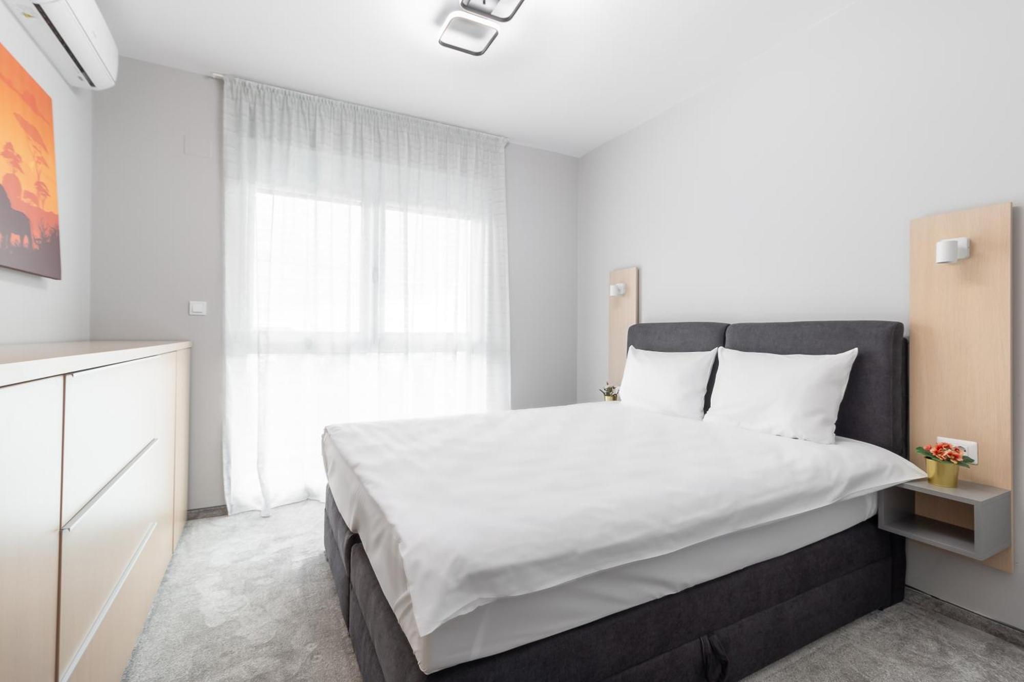 Grand Hill Flats Apartment ออราแด ภายนอก รูปภาพ