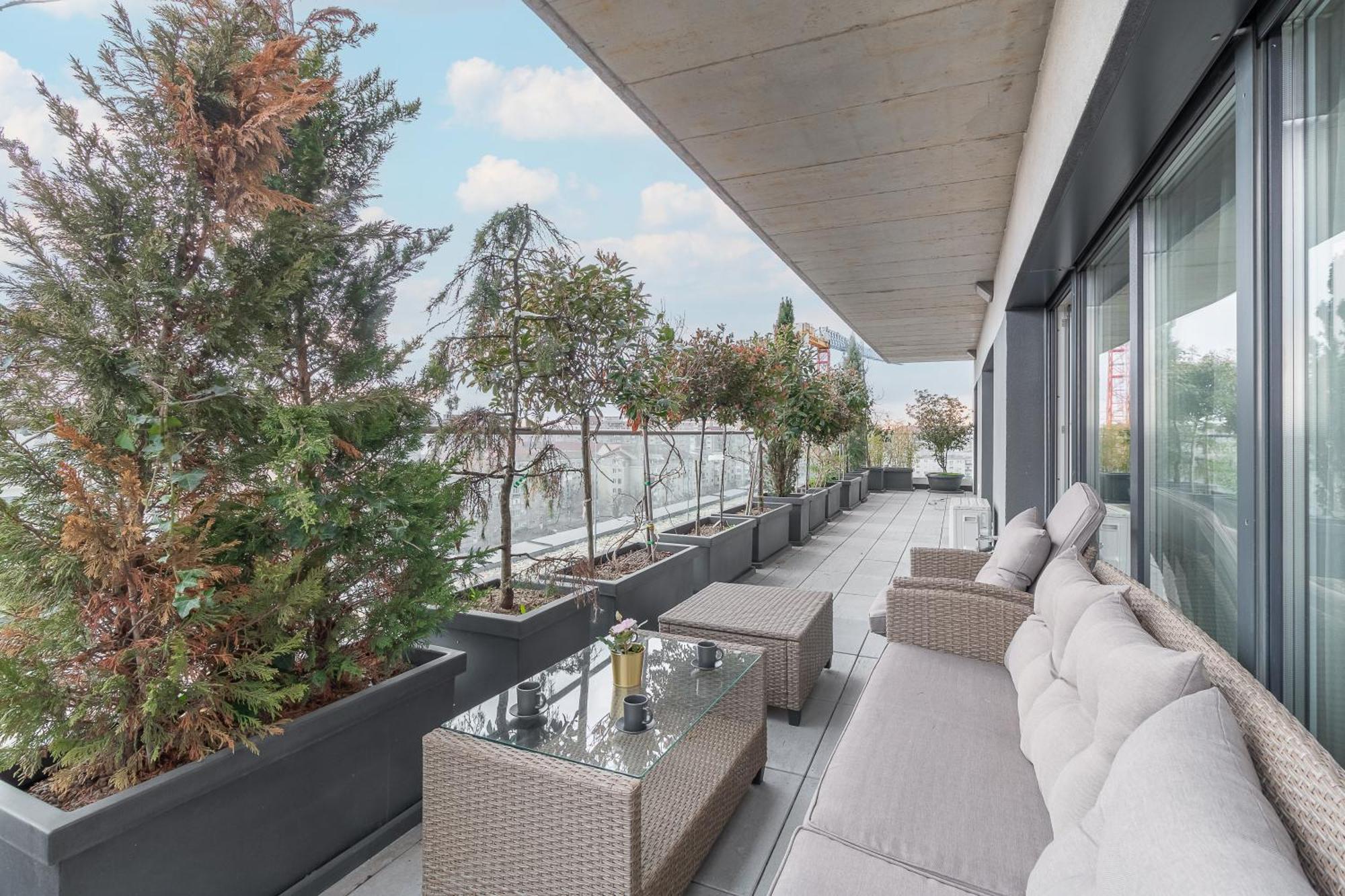 Grand Hill Flats Apartment ออราแด ภายนอก รูปภาพ