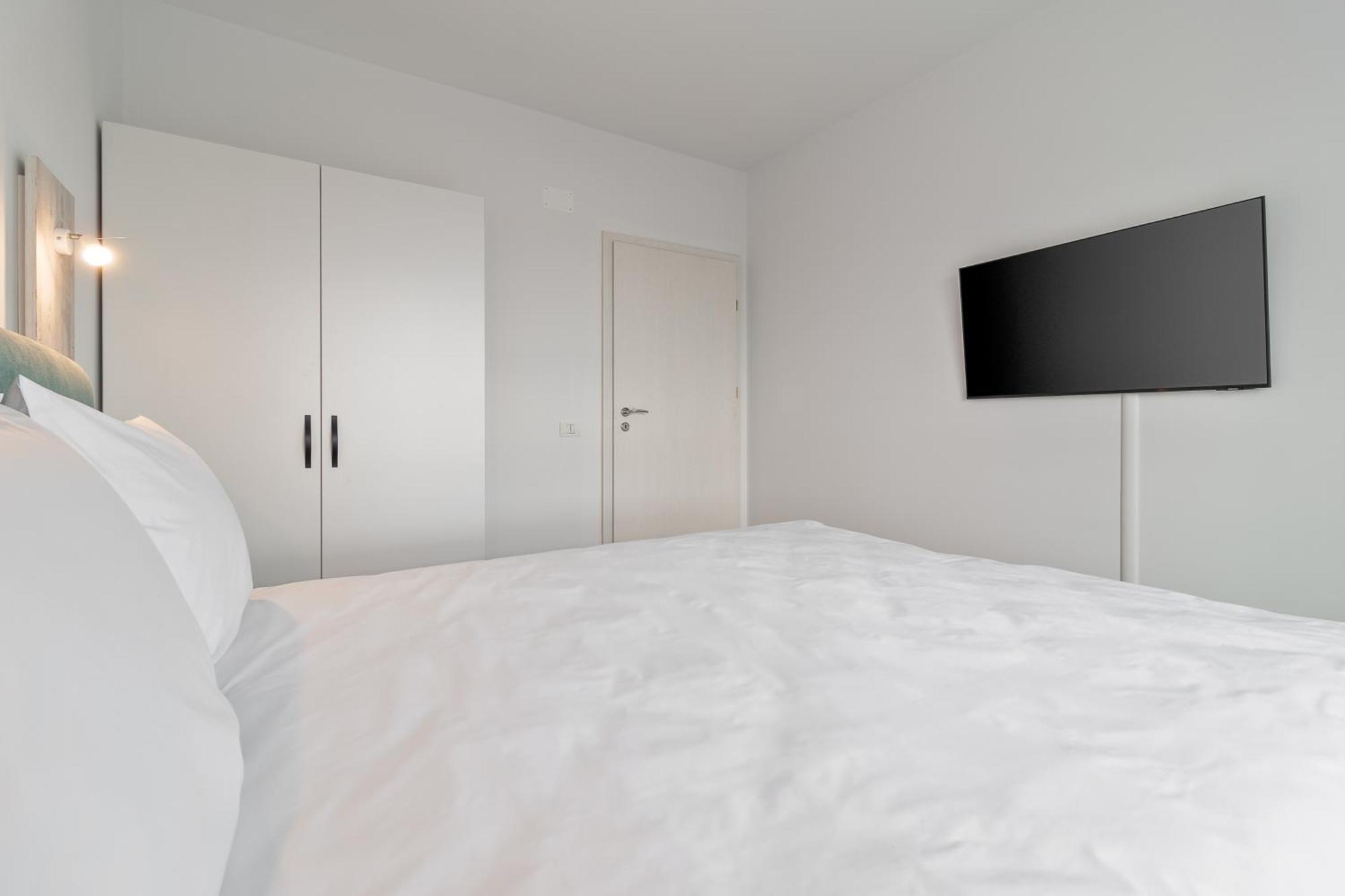 Grand Hill Flats Apartment ออราแด ภายนอก รูปภาพ