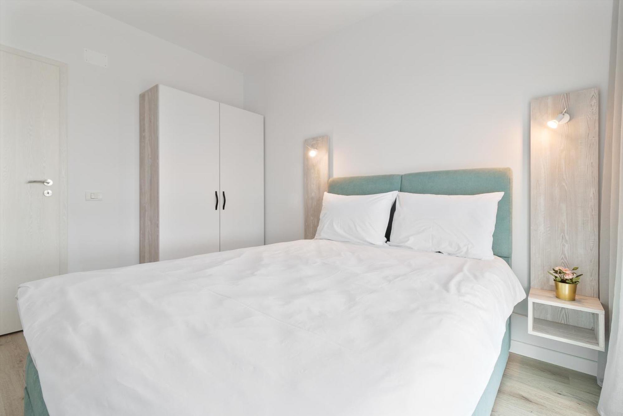 Grand Hill Flats Apartment ออราแด ภายนอก รูปภาพ